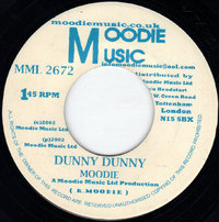 MOODIE Dunny Dunny